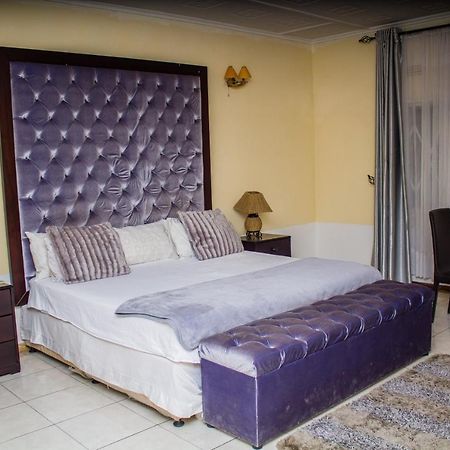 לוסקה Rugems Executive Lodge מראה חיצוני תמונה