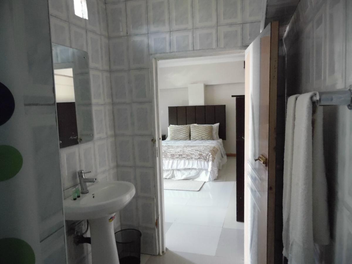 לוסקה Rugems Executive Lodge מראה חיצוני תמונה