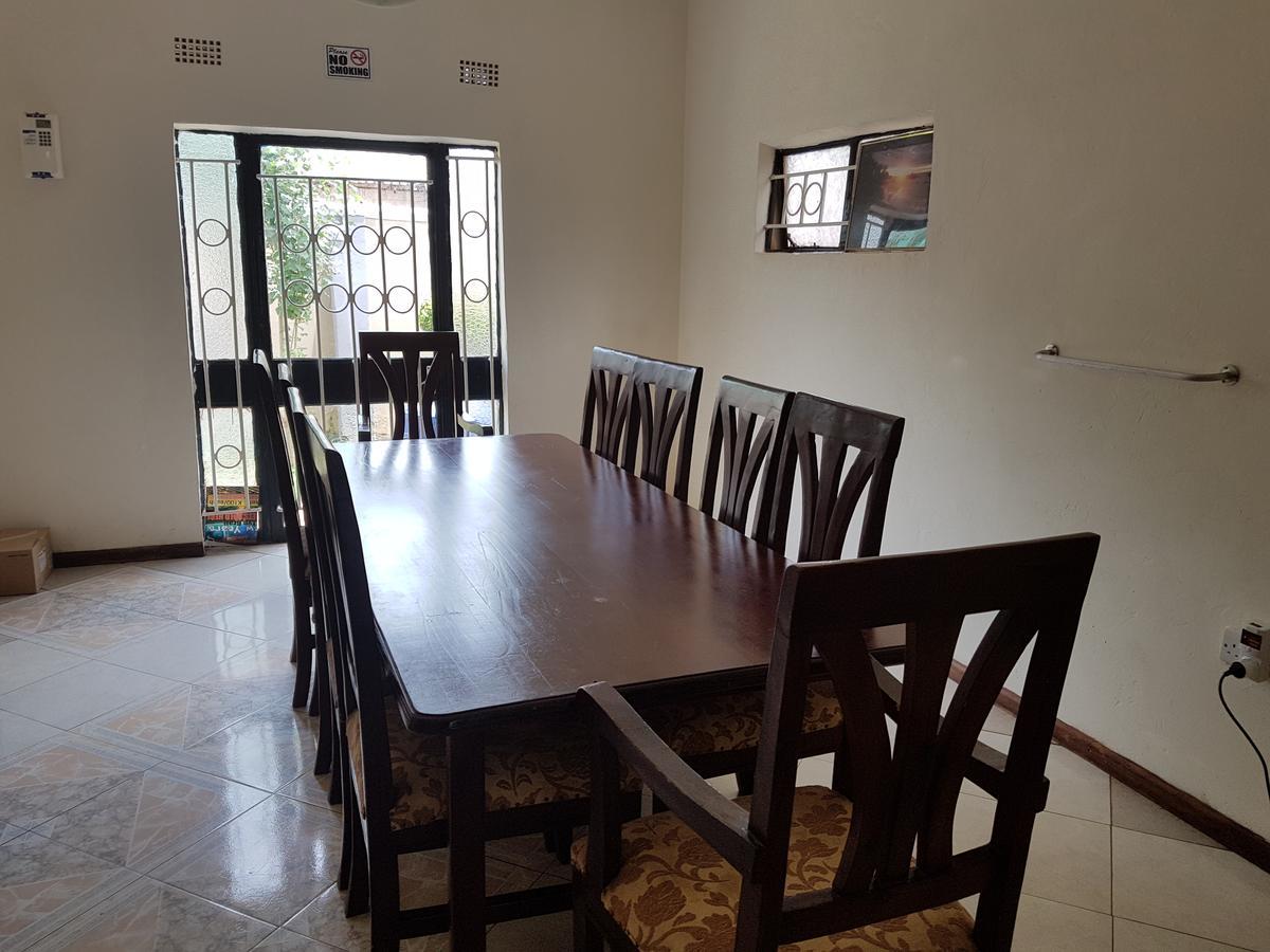 לוסקה Rugems Executive Lodge מראה חיצוני תמונה