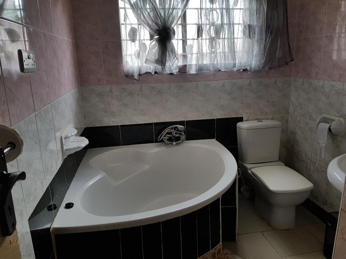 לוסקה Rugems Executive Lodge מראה חיצוני תמונה