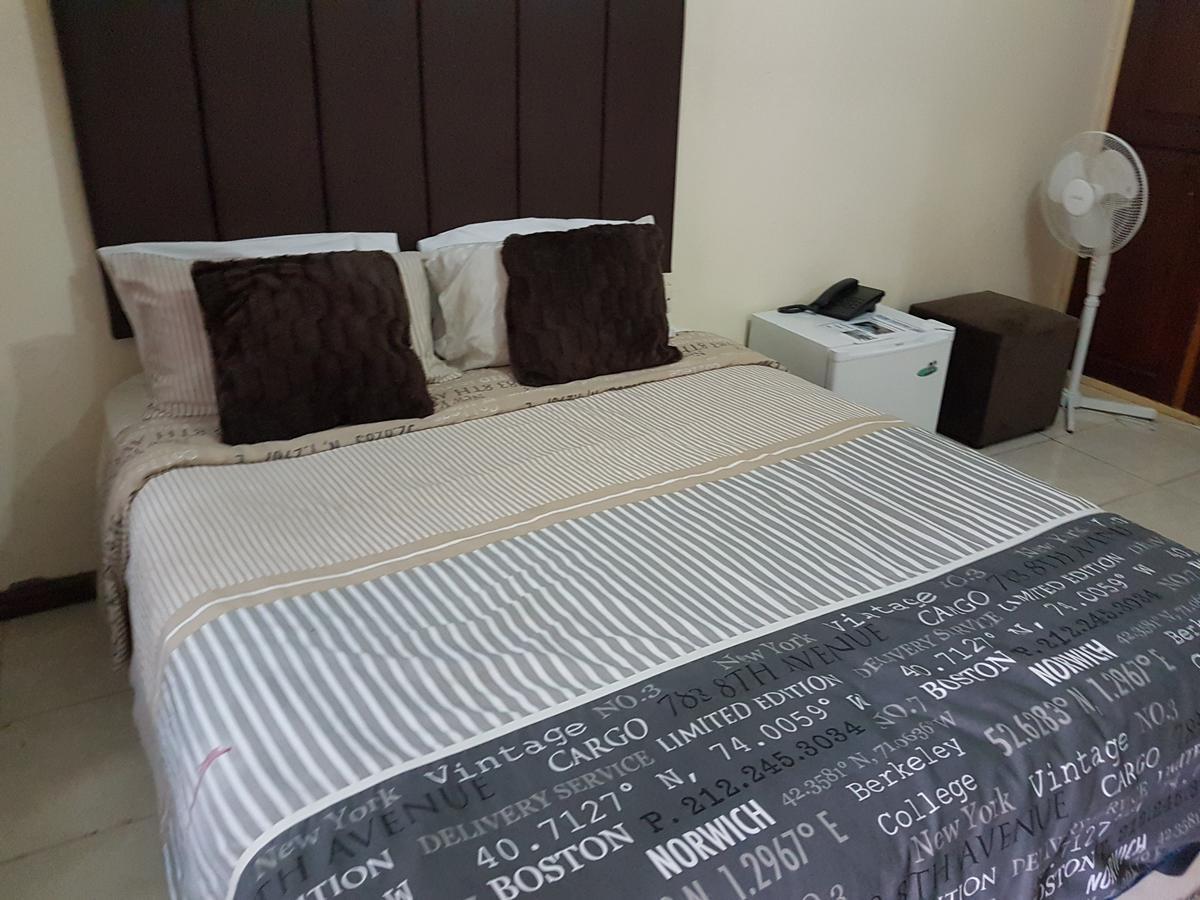 לוסקה Rugems Executive Lodge מראה חיצוני תמונה