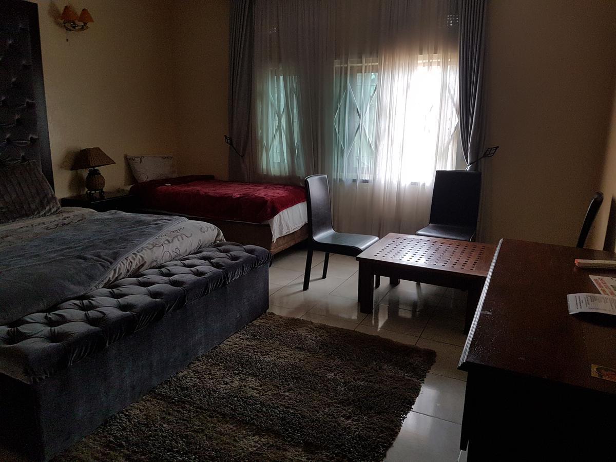 לוסקה Rugems Executive Lodge מראה חיצוני תמונה