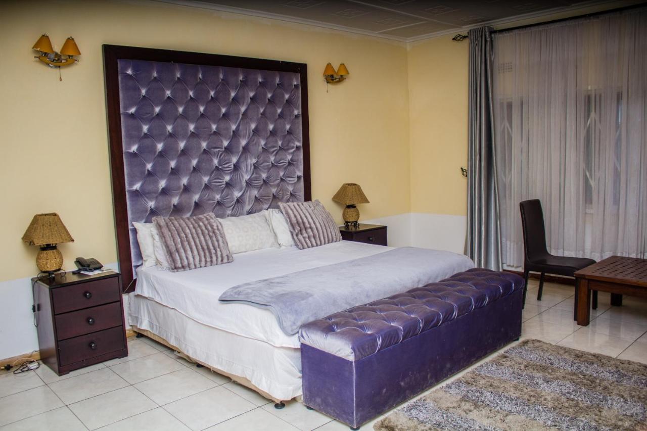 לוסקה Rugems Executive Lodge מראה חיצוני תמונה