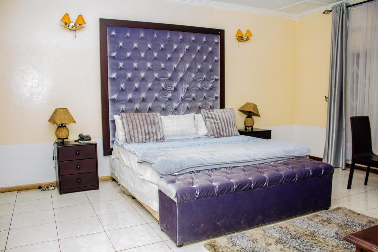 לוסקה Rugems Executive Lodge מראה חיצוני תמונה