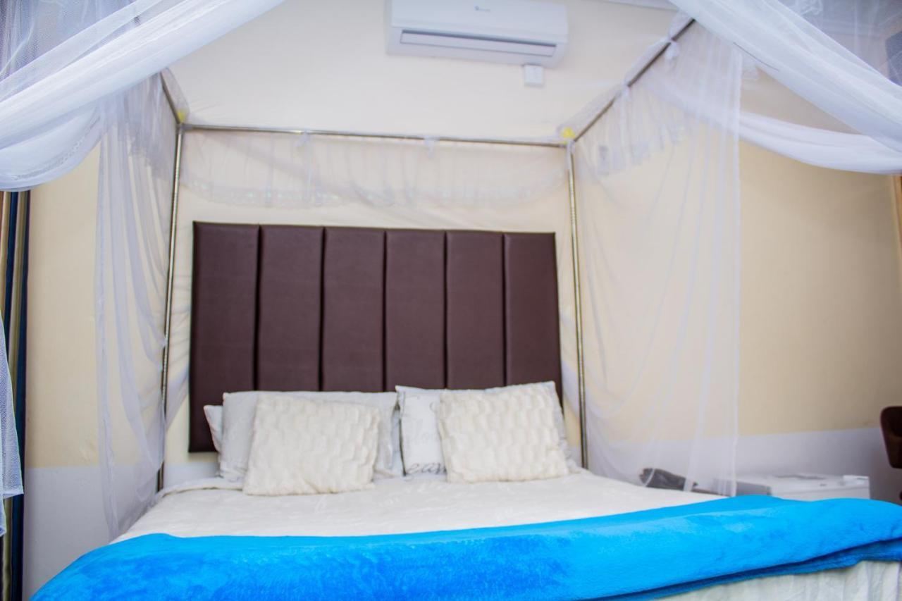 לוסקה Rugems Executive Lodge מראה חיצוני תמונה